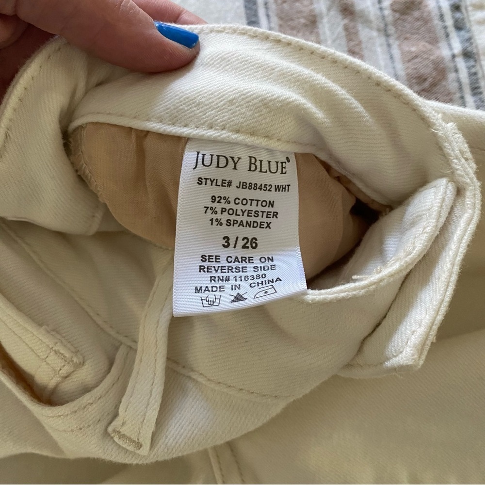 Judy Blue White Boyfriend Fit Kathleen High Rise Cuffed Jeans 26 - Picture 16 of 16